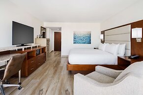 DoubleTree Beach Resort by Hilton Tampa Bay - North Redingto