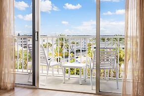 DoubleTree Beach Resort by Hilton Tampa Bay - North Redingto