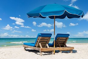 DoubleTree Beach Resort by Hilton Tampa Bay - North Redingto