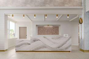 DoubleTree Beach Resort by Hilton Tampa Bay - North Redingto