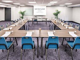 Mercure Cardiff North Hotel