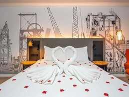 Mercure Cardiff North Hotel