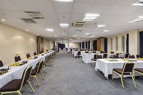 Mercure Cardiff North Hotel