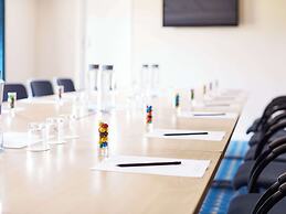 Mercure Cardiff North Hotel