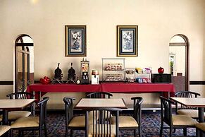 Cottonwood Suites Savannah Hotel & Conference Center