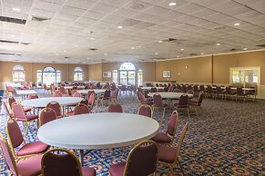 Cottonwood Suites Savannah Hotel & Conference Center