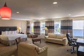 Cottonwood Suites Savannah Hotel & Conference Center
