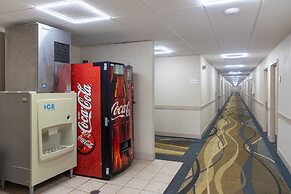 Cottonwood Suites Savannah Hotel & Conference Center