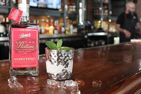 DoubleTree by Hilton Memphis Downtown