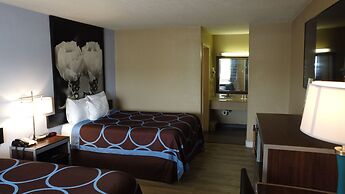 Super 8 by Wyndham Kingsville