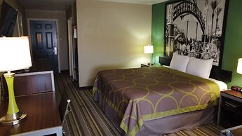 Super 8 by Wyndham Kingsville