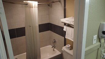 Super 8 by Wyndham Kingsville