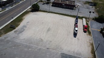 Super 8 by Wyndham Kingsville