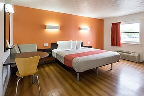 Motel 6 Sidney, OH
