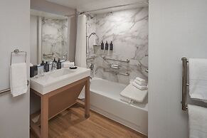 Sheraton Pittsburgh Hotel at Station Square