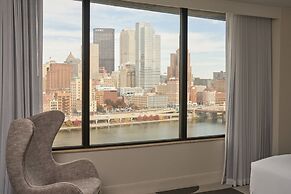 Sheraton Pittsburgh Hotel at Station Square