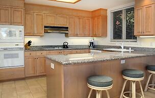 Makena Surf - CoralTree Residence Collection