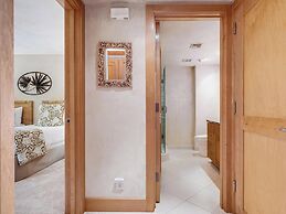 Makena Surf - CoralTree Residence Collection