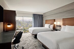 Courtyard by Marriott Los Angeles - Sherman Oaks