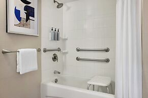 Courtyard by Marriott Los Angeles - Sherman Oaks