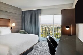 Courtyard by Marriott Los Angeles - Sherman Oaks