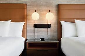 Courtyard by Marriott Los Angeles - Sherman Oaks