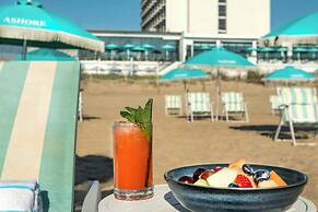 Ashore Oceanfront Hotel by Marriott