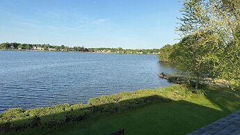 Lakeside Inn