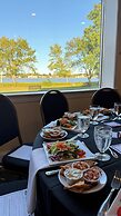 Lakeside Inn