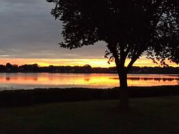 Lakeside Inn