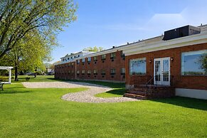 Lakeside Inn