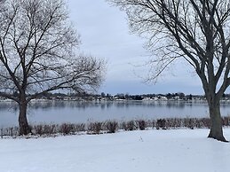 Lakeside Inn