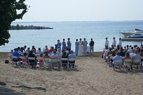 Tawas Bay Beach Resort