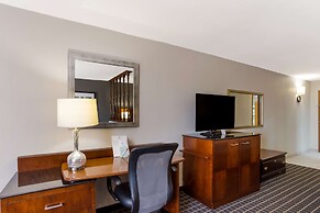 SureStay Plus Hotel by Best Western Greenwood