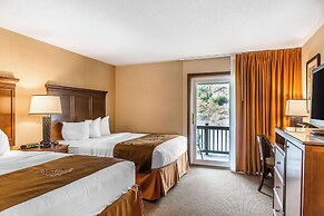 The Black Swan Lee - Lenox, Ascend Hotel Collection