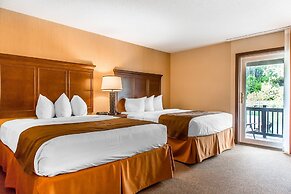 The Black Swan Lee - Lenox, an Ascend Collection Hotel