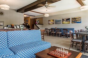 The Black Swan Lee - Lenox, an Ascend Collection Hotel