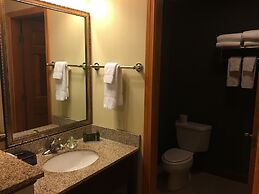 The Black Swan Lee - Lenox, Ascend Hotel Collection