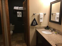 The Black Swan Lee - Lenox, Ascend Hotel Collection