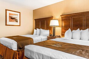 The Black Swan Lee - Lenox, Ascend Hotel Collection