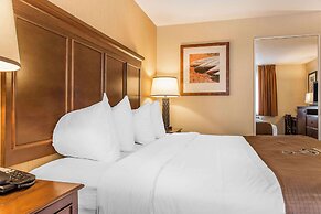 The Black Swan Lee - Lenox, Ascend Hotel Collection