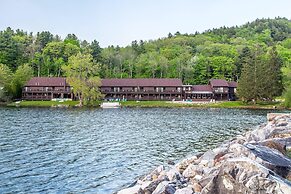 The Black Swan Lee - Lenox, an Ascend Collection Hotel