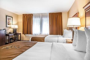 The Black Swan Lee - Lenox, Ascend Hotel Collection