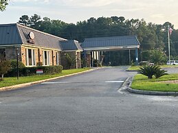 Days Inn by Wyndham Hinesville Near Fort Stewart