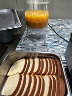 Days Inn by Wyndham Hinesville Near Fort Stewart