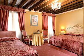 Hotel Ambassador Tre Rose