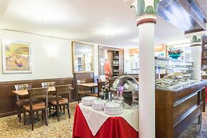 Hotel Ambassador Tre Rose