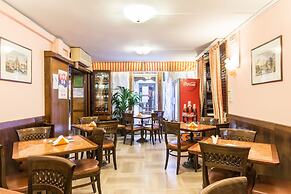 Hotel Ambassador Tre Rose