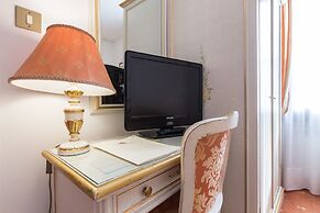 Hotel Ambassador Tre Rose