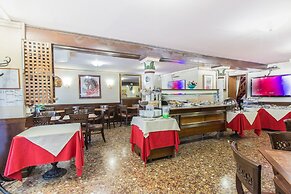 Hotel Ambassador Tre Rose